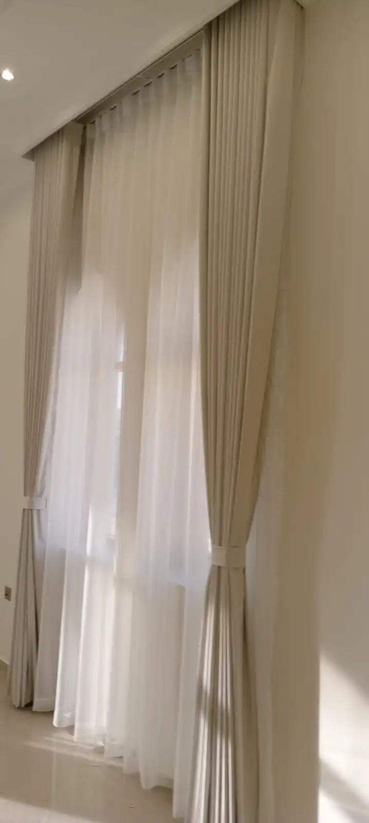 Curtains in Emirates Hills Dubai | Trusted 20+ Years Premium Installation